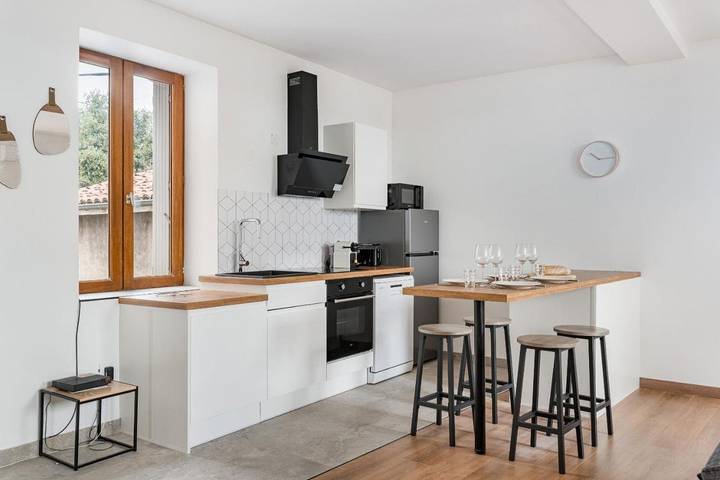 Gîte pour 2 personnes, avec terrasse à Saint-Just-Saint-Rambert - 3