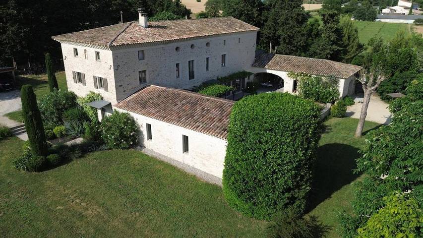 Location de vacances pour 15 personnes, avec piscine et jardin à La Bâtie-Rolland - 3