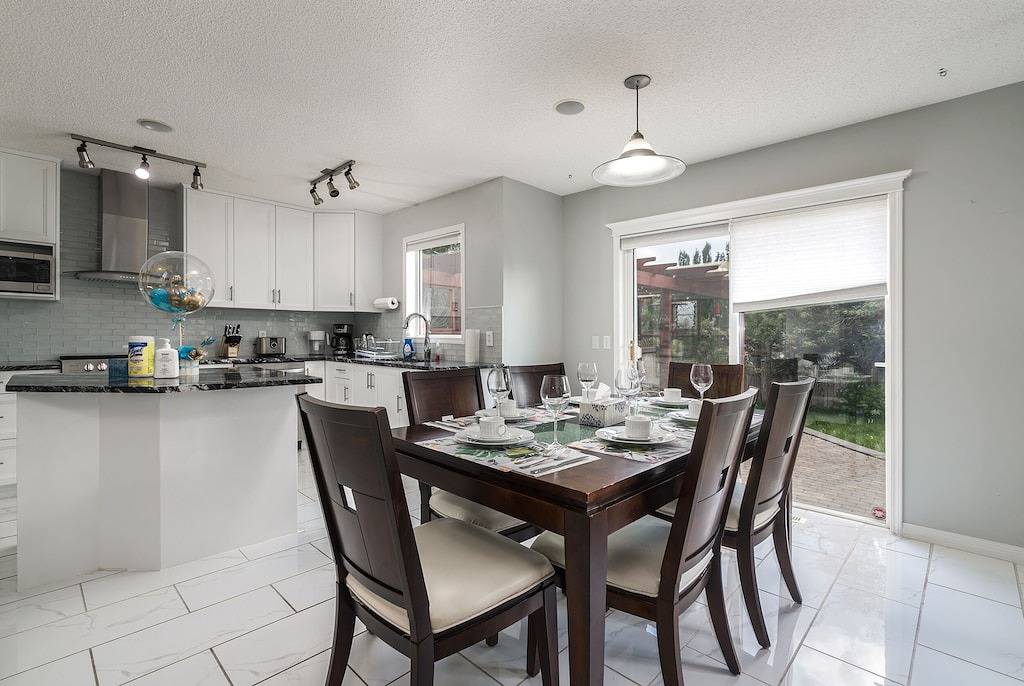 G@Home Quiet 5Br4Ba Retreat, Gateway to Banff & Cop & Hwy 1 in Calgary, Kanadische Rocky Mountains