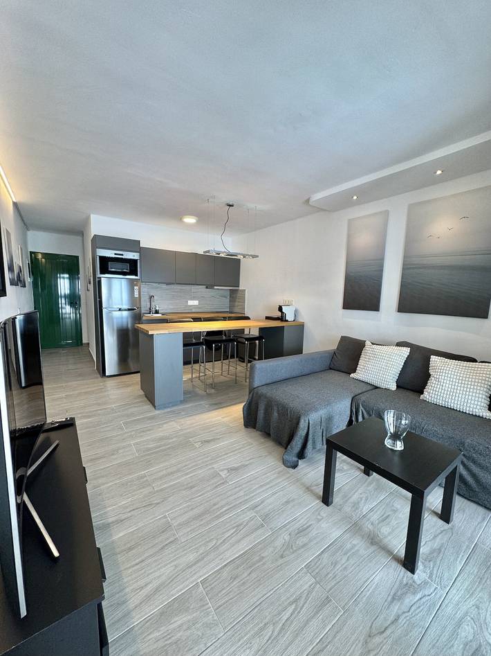 Apartment for 2 people, with terrace and pool in Costa Teguise