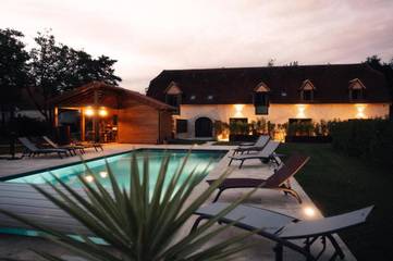 Gîte pour 2 personnes, avec piscine et sauna ainsi que jardin et jacuzzi à Saint-Sozy