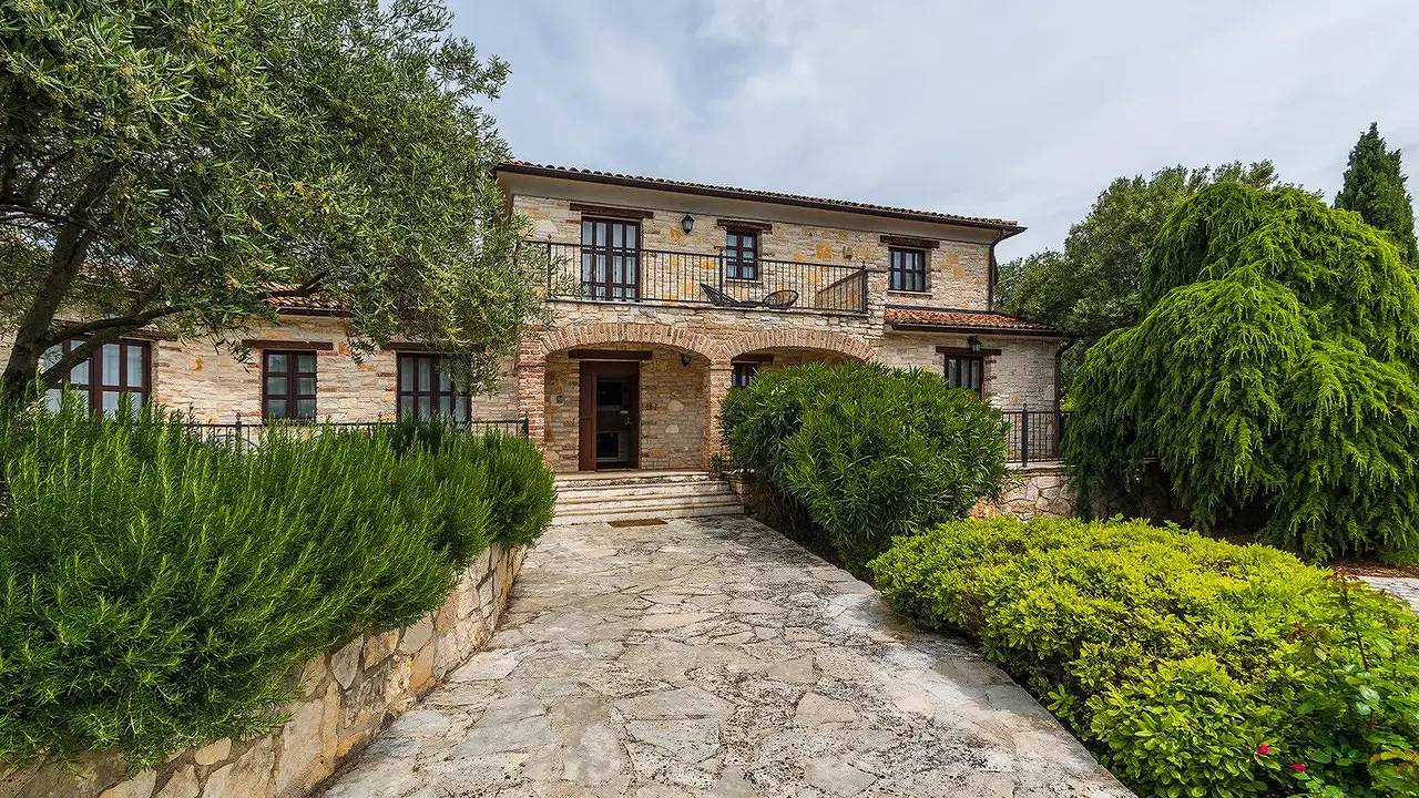 Villa für 8 Personen (170 m²) in Barat in Barat, Zentralistrien