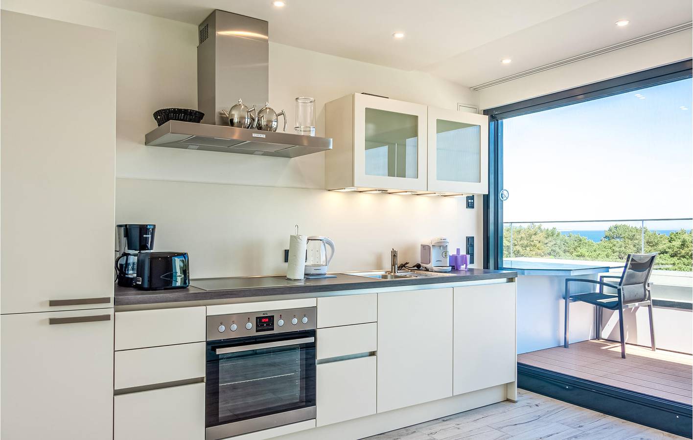 Ganze Ferienwohnung, Appartement mit Meerblick und Terrasse, 800m zum Strand von Binz in Prora, Bergen auf Rügen und Umgebung