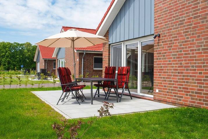 Ferienhaus für 4 Personen, mit Terrasse und Garten in Jade
