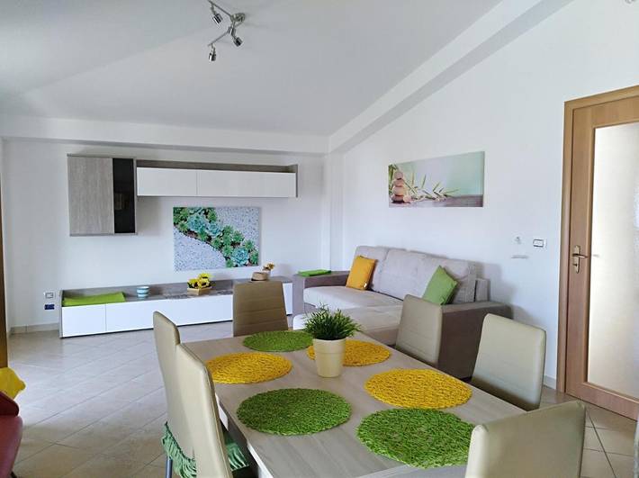 Appartamento per 4 persone, con Balcone e Terrazza nonché Giardino a Palmi