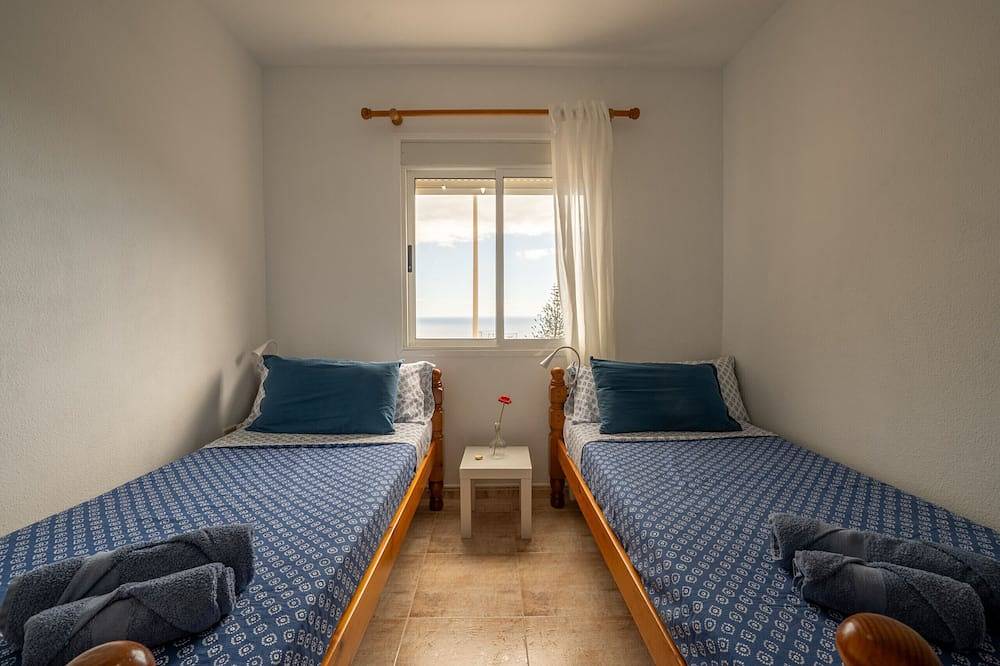 3Br Chalet Valley Moon-Seaviews, Terrace & Parking in Breña Alta, La Palma Sur