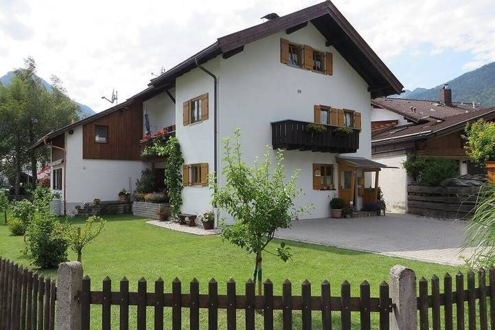 Ferienwohnung für 3 Personen, mit Balkon und Garten in Farchant