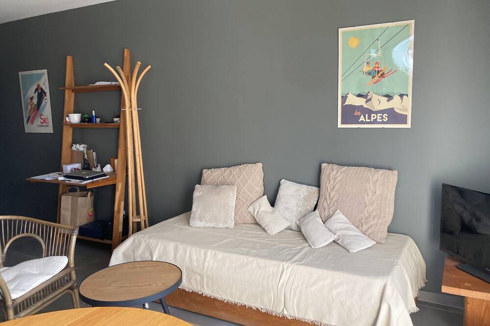 Appartement entier, Proximité Annecy , studio cocon avec jardin in Quintal, Parc naturel régional du Massif des Bauges