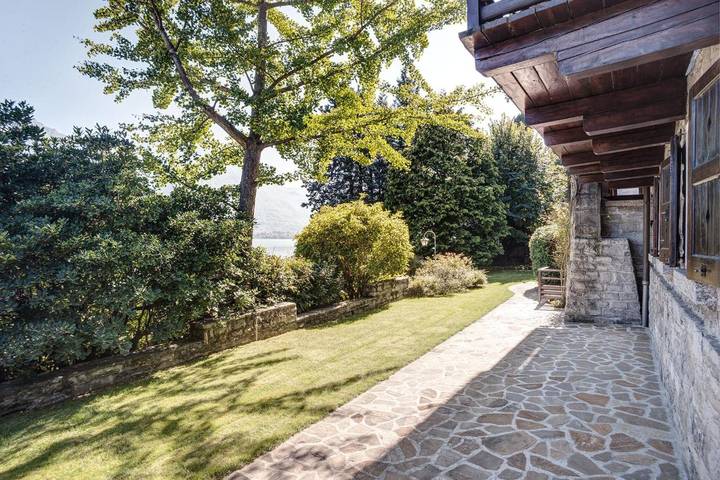 Villa pour 10 personnes, avec vue sur le lac et jardin, animaux acceptés dans Lac de Côme - 2