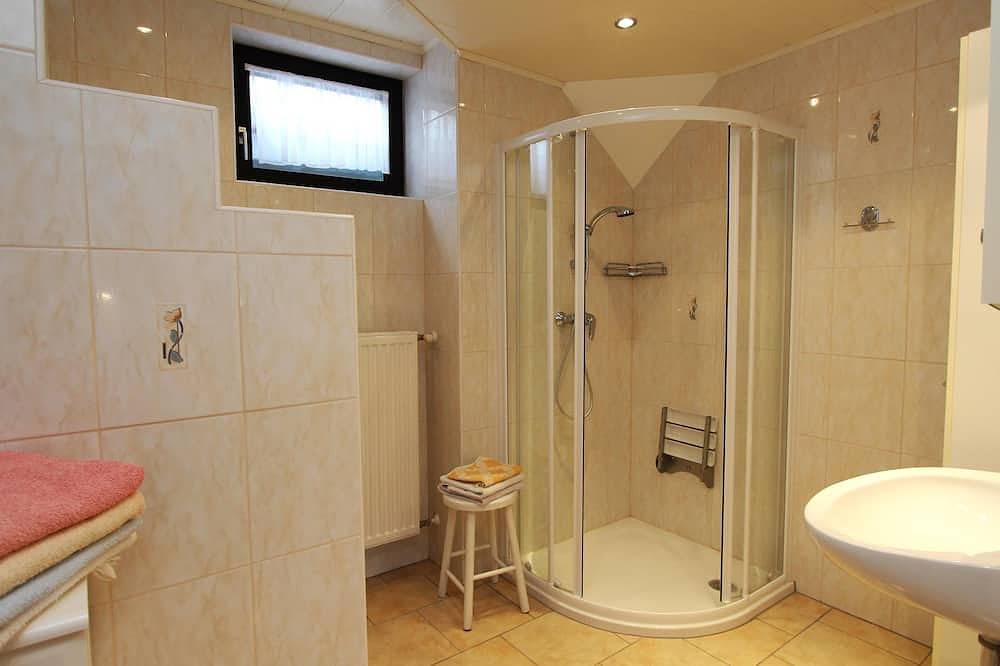 Ganze Wohnung, Gemütliches Apartment mit großem Garten und Pool in Liebenfels, Mittelkärnten