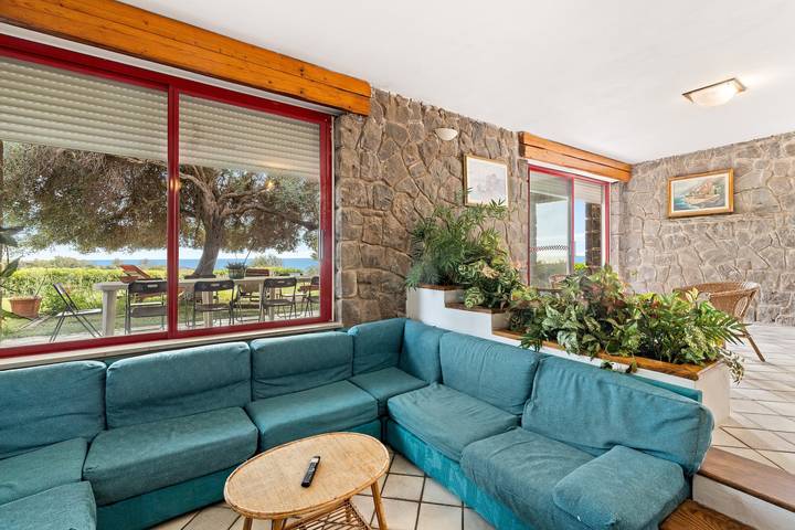 Villa 'Bea Holiday Home with Sea View', Private Terrace and Garden in Magomadas, Planargia