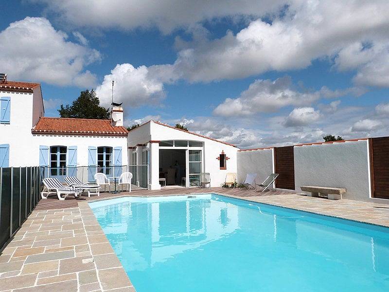 La Maison de Brigitte, piscine et sauna - Chambre Mer in Challans, Vallée de la Loire