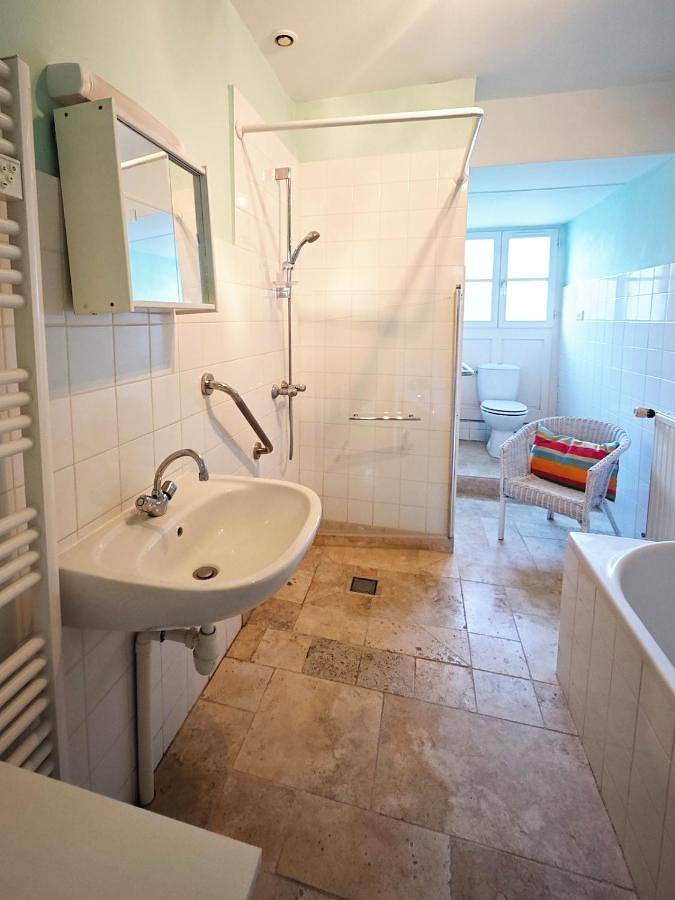 Location de vacances pour 6 personnes, avec piscine ainsi que balcon et vue à Vouvant - 3