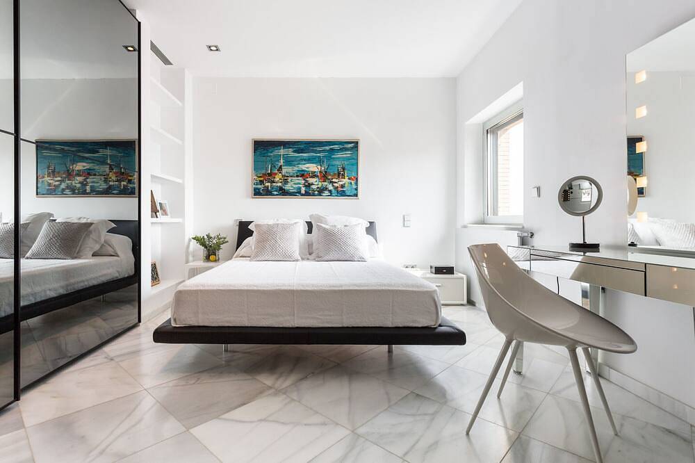 Entire apartment, Spectacular attic with the best terrace in Seville in Casco Antiguo, Sevilla