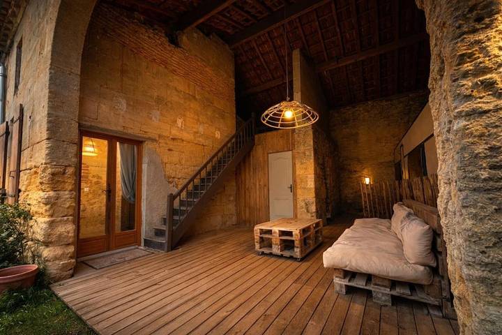 Location de vacances pour 4 personnes, avec vue et terrasse à Montpeyroux - 2