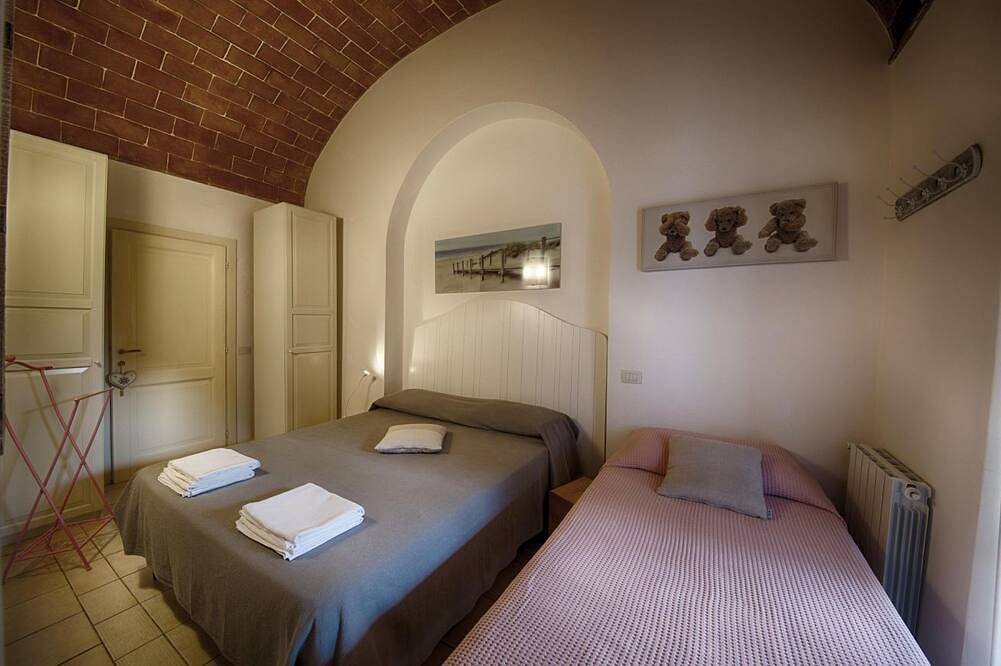 Apartamento entero, Elegante apartamento con terraza panorámica y jardín a pocos minutos del mar. in Castagneto Carducci, Costa Etrusca