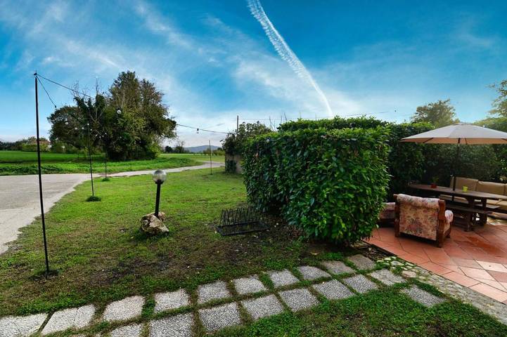 Casa vacanza per 9 persone, con panorama e giardino a Faicchio