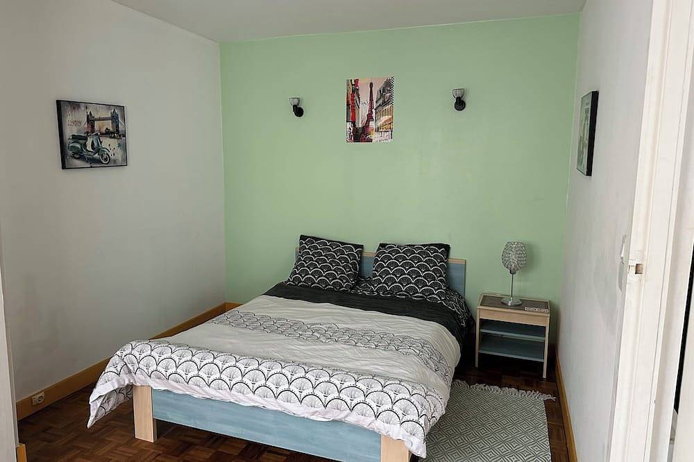 Charming, Quiet House - Pets Welcome in Bobigny, Seine-Saint-Denis