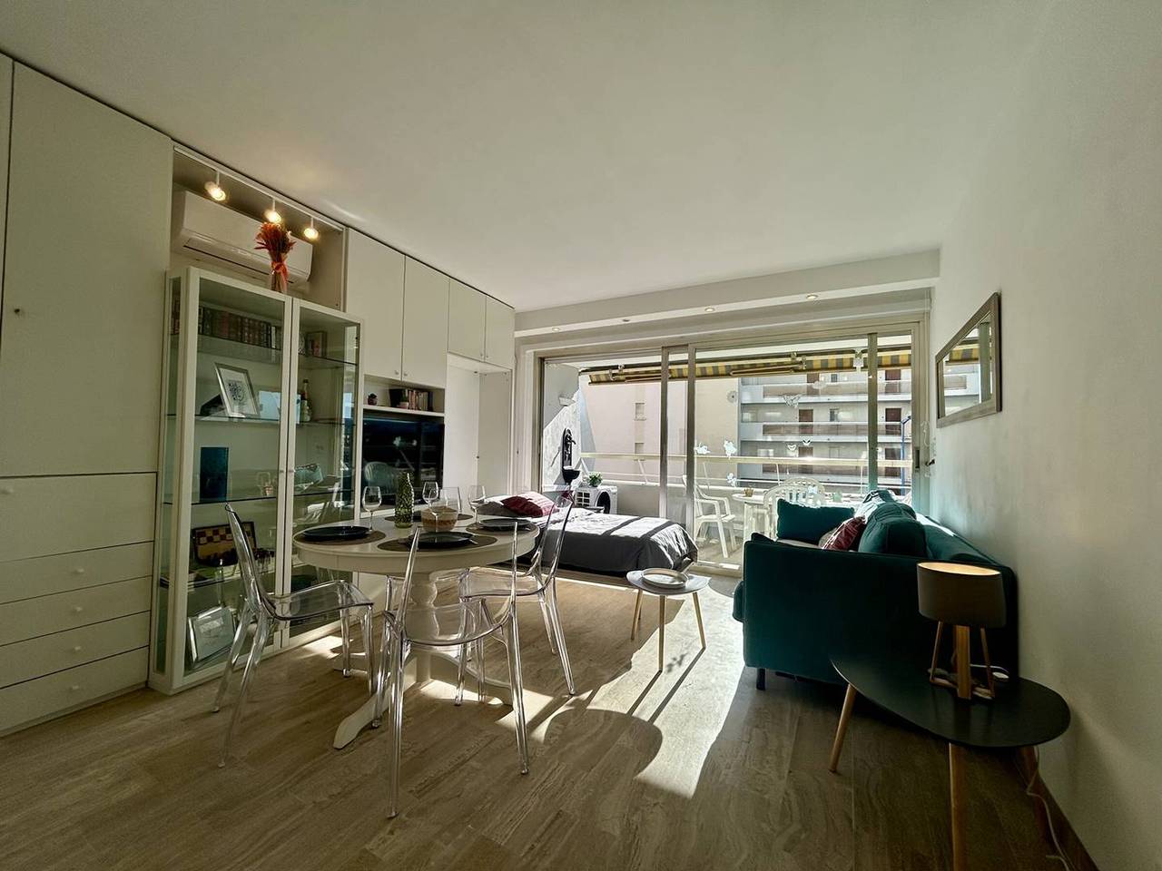Appartement entier, Appart 2P à Villeneuve: Clim, 4 couchages in Villeneuve-Loubet Plage, Villeneuve-Loubet