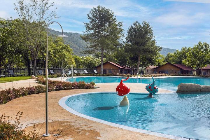 Camping para 2 personas, con terraza además de piscina y vistas en Aragón