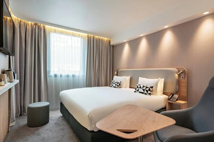 Hôtel pour 2 personnes, avec terrasse à Bailly-Romainvilliers