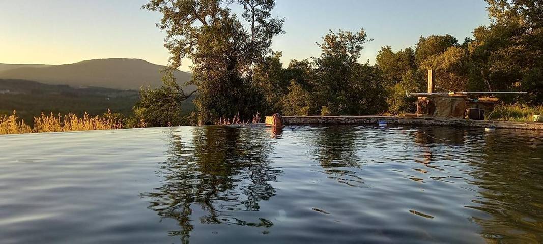 Chalet para 12 personas, con vistas además de piscina y balcón en El Bierzo - 3