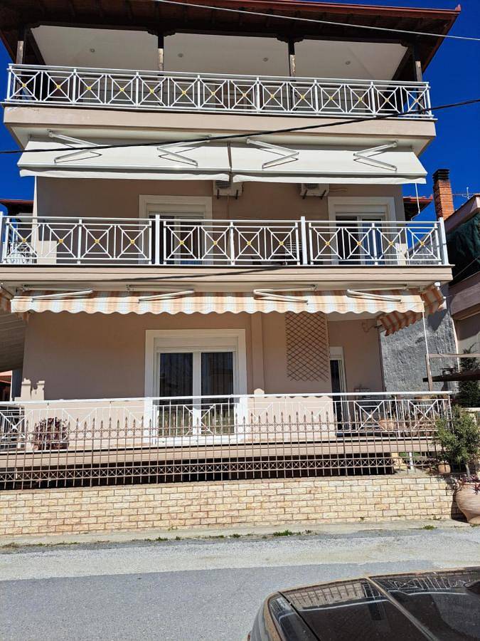 Gîte pour 2 personnes, avec jardin et vue, adapté aux familles dans Stavros - 2