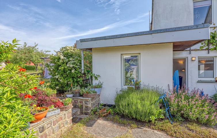 Ganze Ferienwohnung, Appartement am Strand mit Parkplatz und Soundsystem in Waren (Müritz), Müritz
