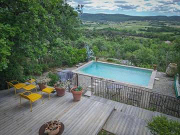Cottage pour 2 personnes, avec jardin ainsi que piscine et vue à Vogüé