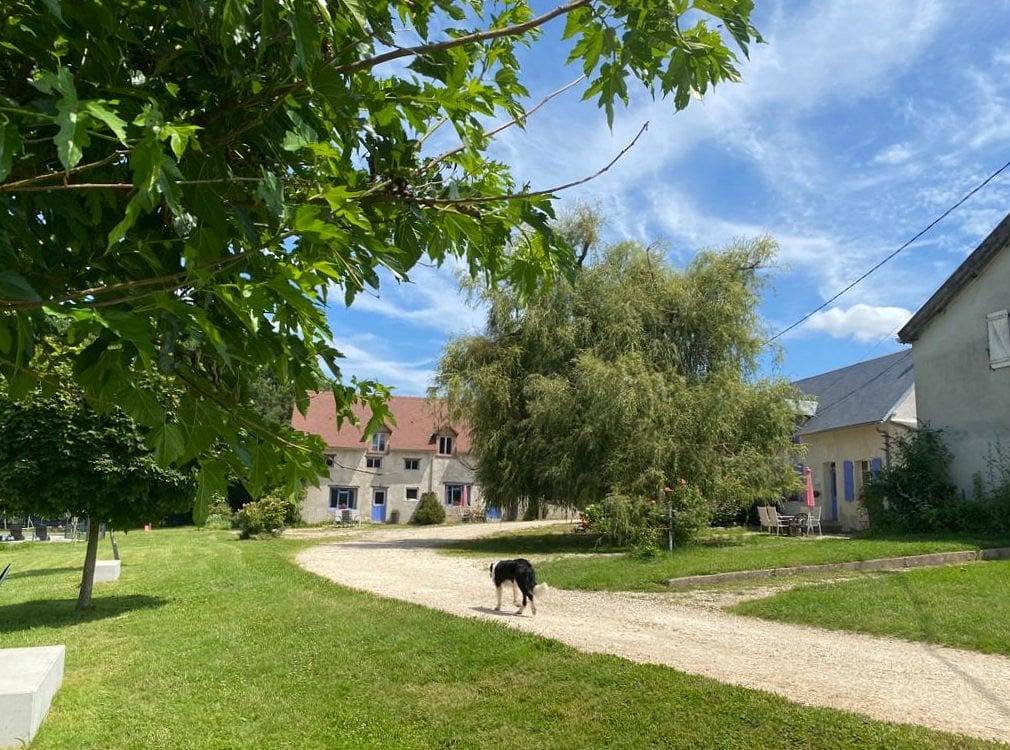 Chambre d’hôte pour 5 personnes avec piscine in Méry-ès-Bois, Région de Vierzon