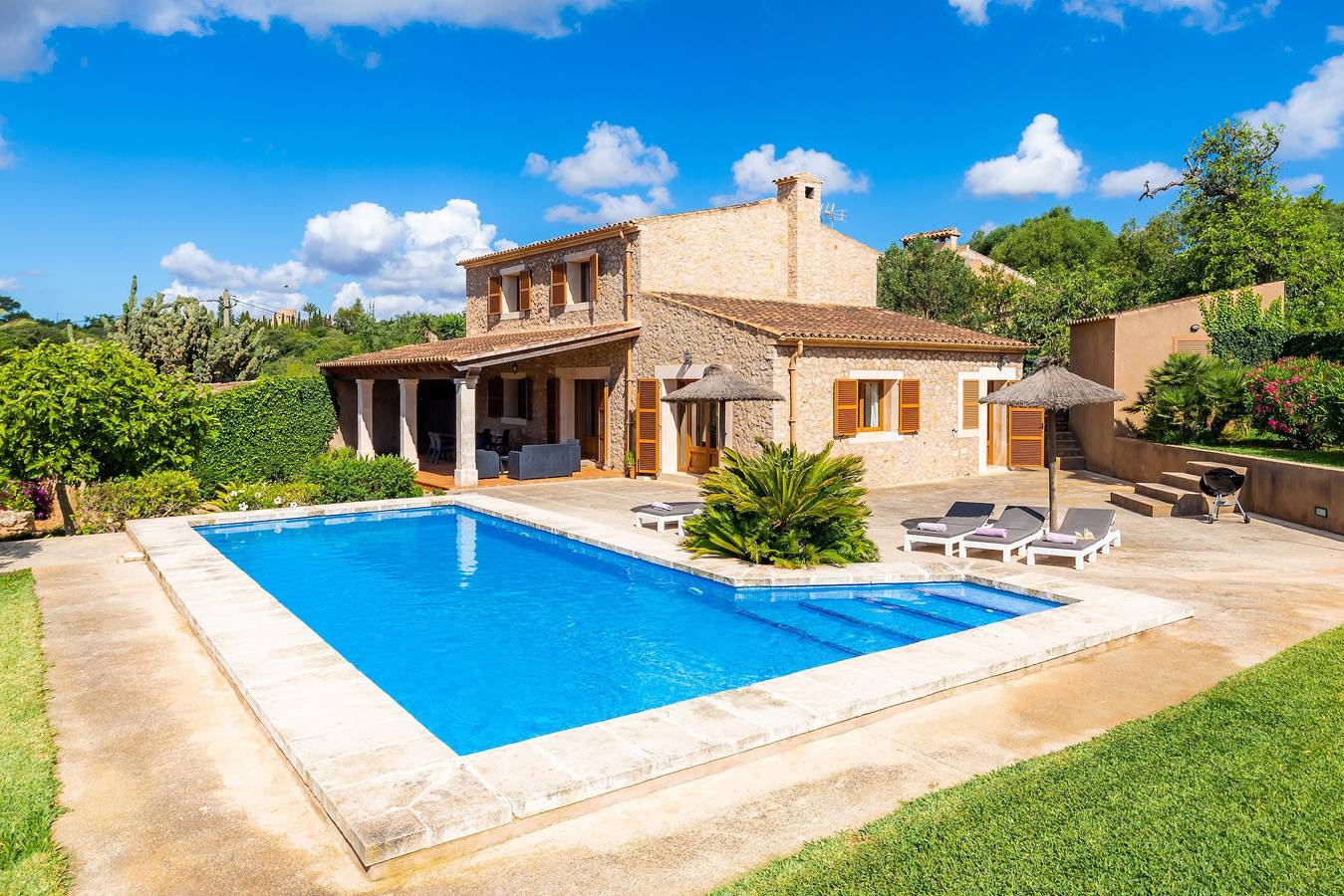 Holiday Home "Cas Batlet Antonia" with Pool, Terrace, Sea & Mountain View in s'Horta, Felanitx