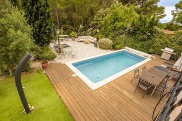 Cottage pour 6 personnes, avec terrasse ainsi que vue et piscine, animaux acceptés à Moussan