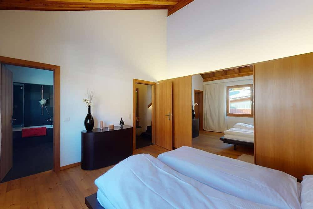 Ganze Wohnung, Grosse 3-½ Zimmermaisonette Wohnung im 2. in Corvatsch, Silvaplana