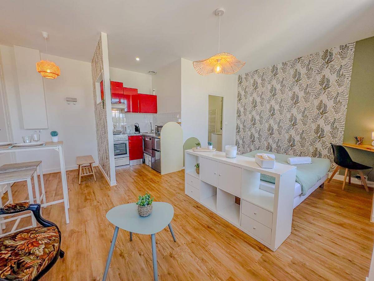 Appartement entier, One-Bedroom Apartment in Pauillac, Parc naturel régional du Médoc