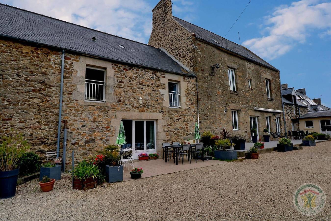 Le Grand Pré - La Chambre Bleue in Saint-Méloir-des-Ondes, Baie du Mont-Saint-Michel