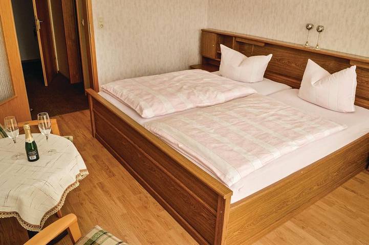 Ferienwohnung für 6 Personen in Breuna - 4