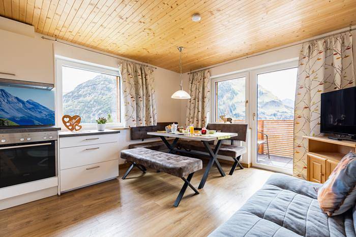 Ganze Ferienwohnung, Haus Schrofenwies in Arlberg