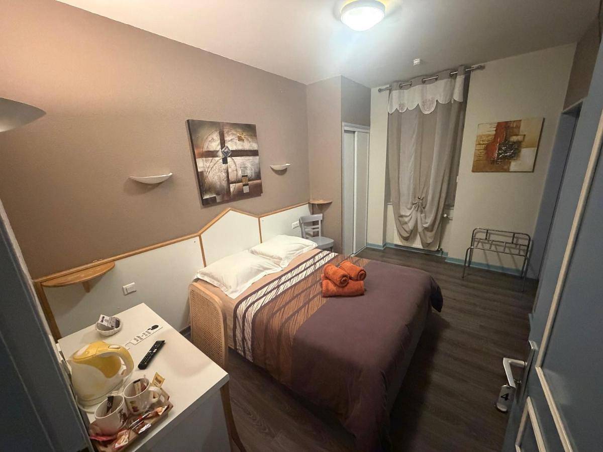 Twin Room in Gueugnon, Région de Charolles