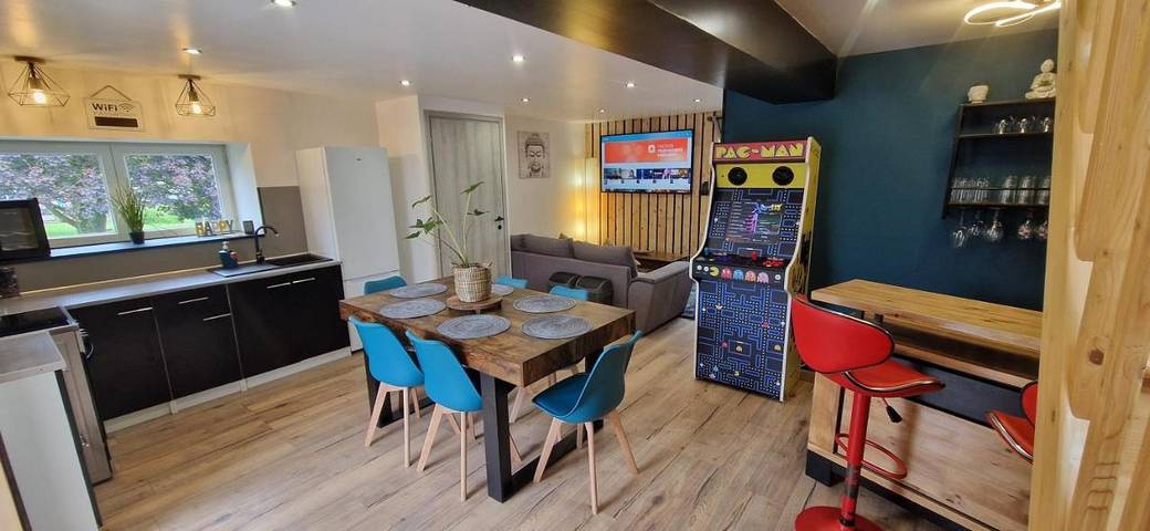 Gîte pour 6 personnes, avec terrasse, animaux acceptés à La Croix-Avranchin