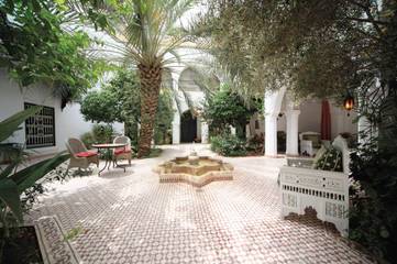 Riad pour 3 personnes, avec bassin pour enfant ainsi que vue et jardin, animaux acceptés dans Ajarif