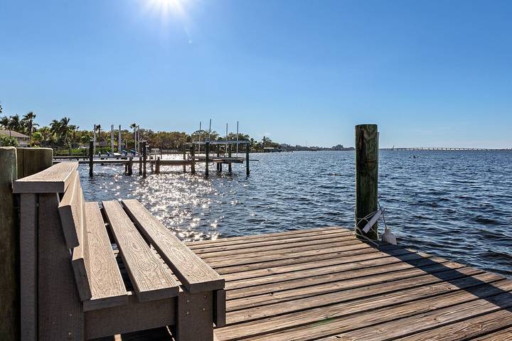 Vacation rental for 10 people, with yard in Tampa Bay
