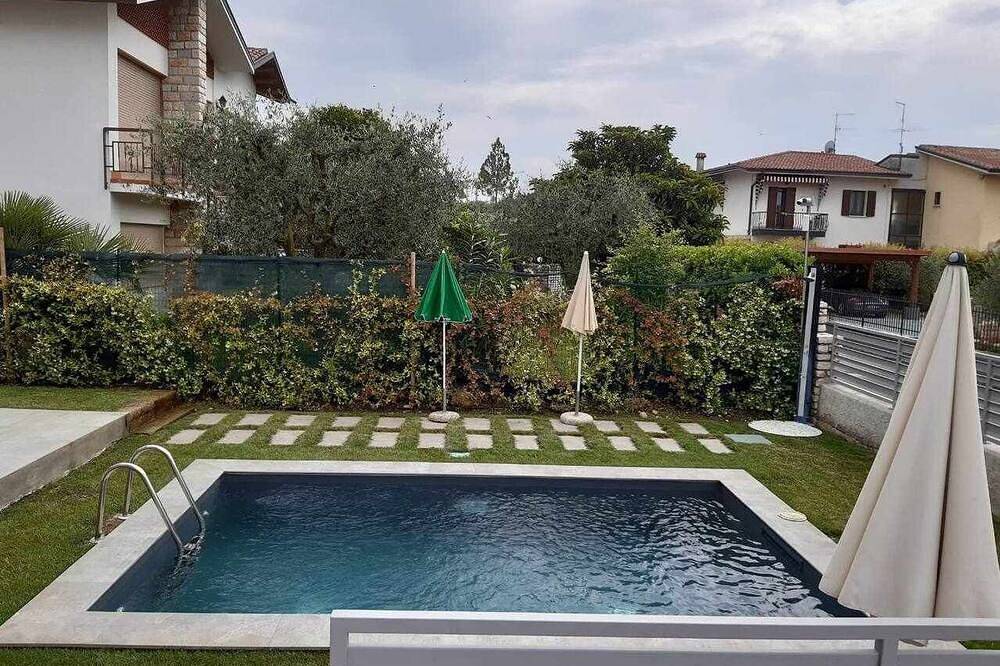 Appartamento intero, Residence Giulietta -moderno,Wifi, air-con,piscina in Lazise, Prealpi Gardesane