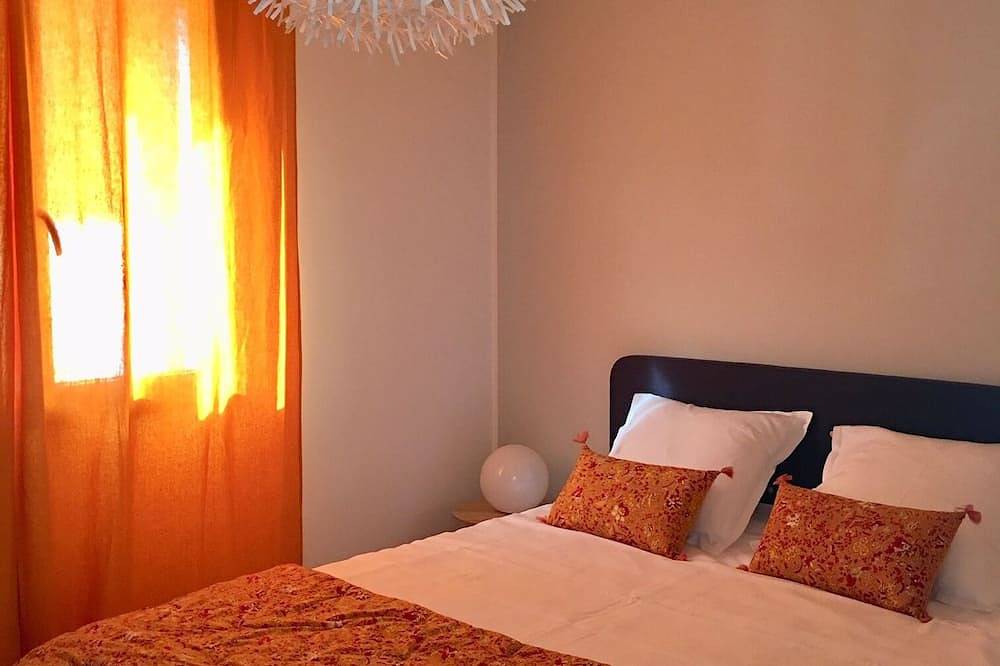 Pretty New Air Conditioned Villa With Heated Pool In The Campaign Of Uzes in Uzès, Nimes region