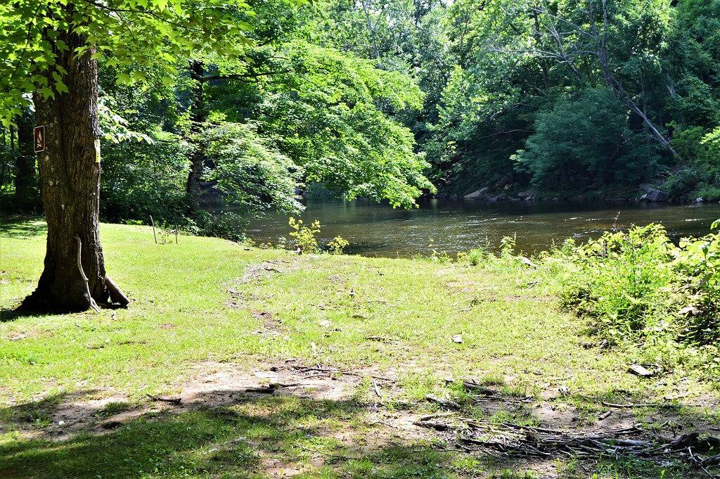 Riverfront! Whirlpool ! Privatgelände. Haustierfreundlich. Volles Personal in Seneca Rocks