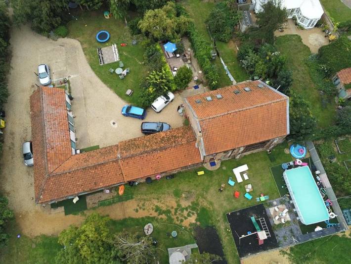 Tent for 3 people, with Terrace and Hot tub as well as Garden and Pool in Norfolk