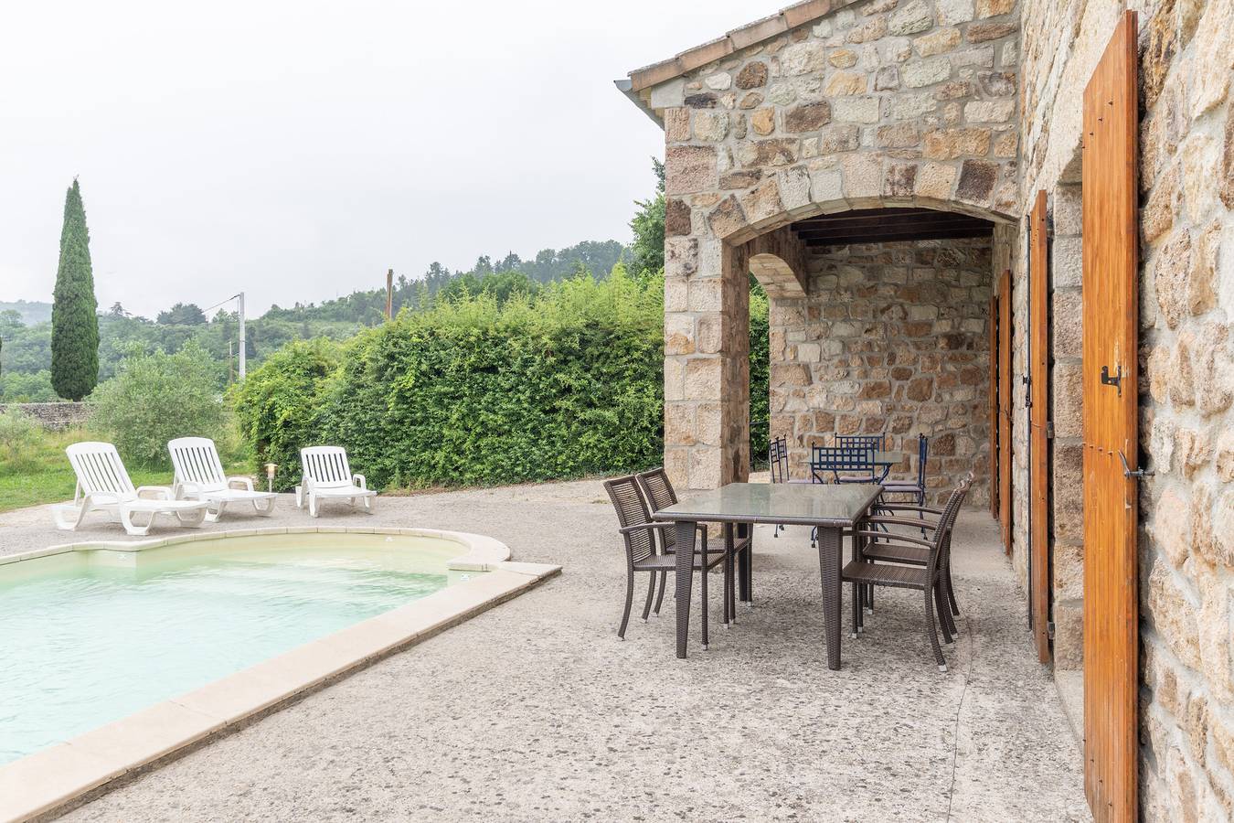 Maison de vacances 'Les Sources Gîte Les Pêchers' avec piscine privée, terrasse partagée in Chambonas, Parc naturel régional des Monts d'Ardèche