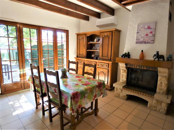 Gîte pour 4 personnes, avec Terrasse ainsi que Jardin et Vue dans Lac de Léon - 4