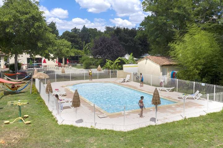 Location de vacances pour 4 personnes, avec Terrasse ainsi que Piscine et Vue à Pamiers - 4
