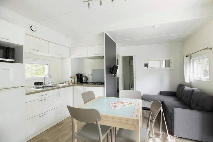 Location de vacances pour 7 personnes, avec terrasse et jardin, animaux acceptés à Sixt-sur-Aff - 4