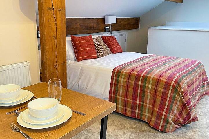 Ganze Wohnung, Located in the heart of Glossop in the High Peak, Westwood Boutique Aparthotel combines comfort with convenience. Set against the breath-taking backdrop of the Peak District. in Glossop, Derbyshire